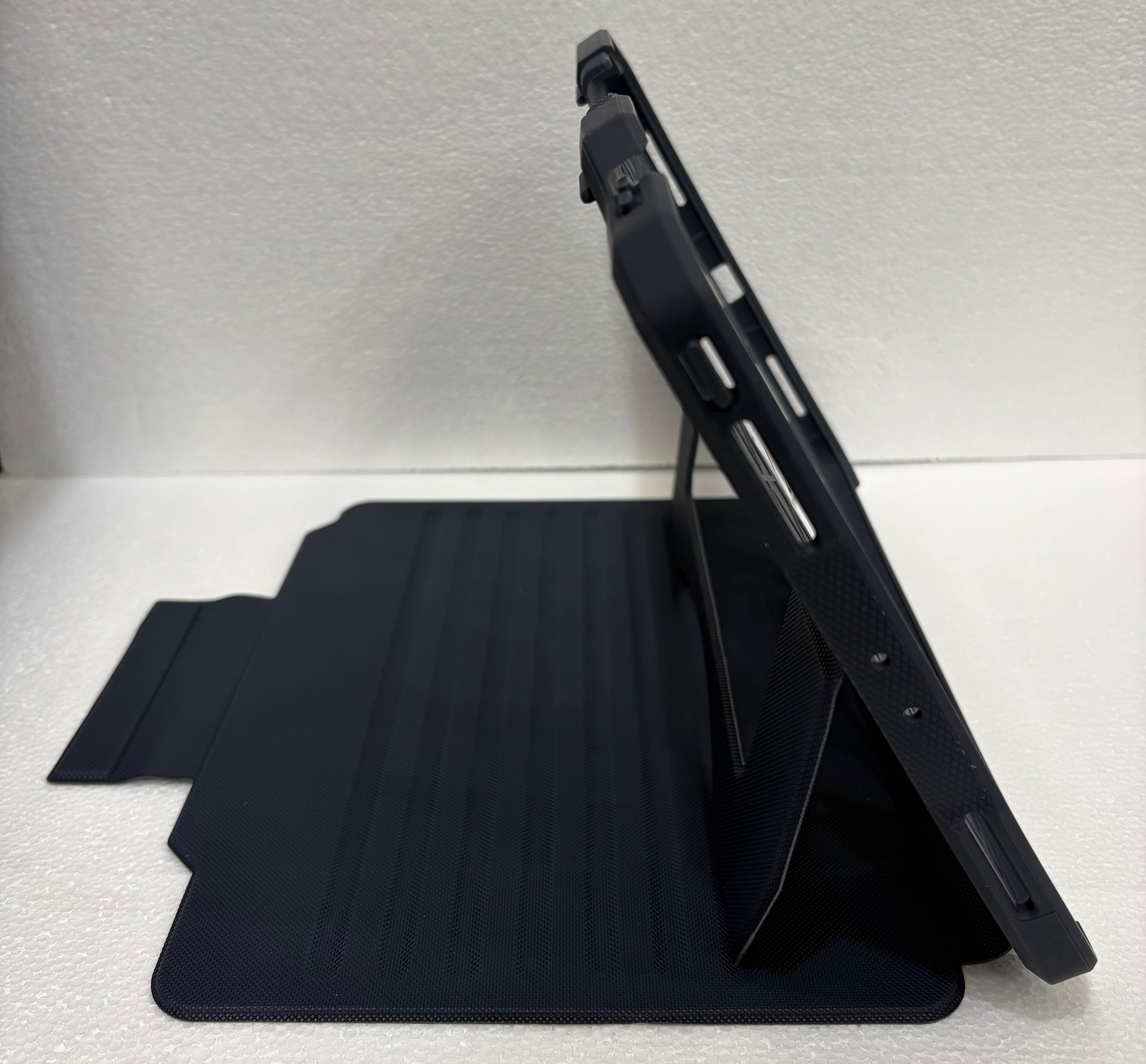 Rugged Folio Magnetic Case for iPad Pro 11 2020 2nd Gen - Indigo Blue