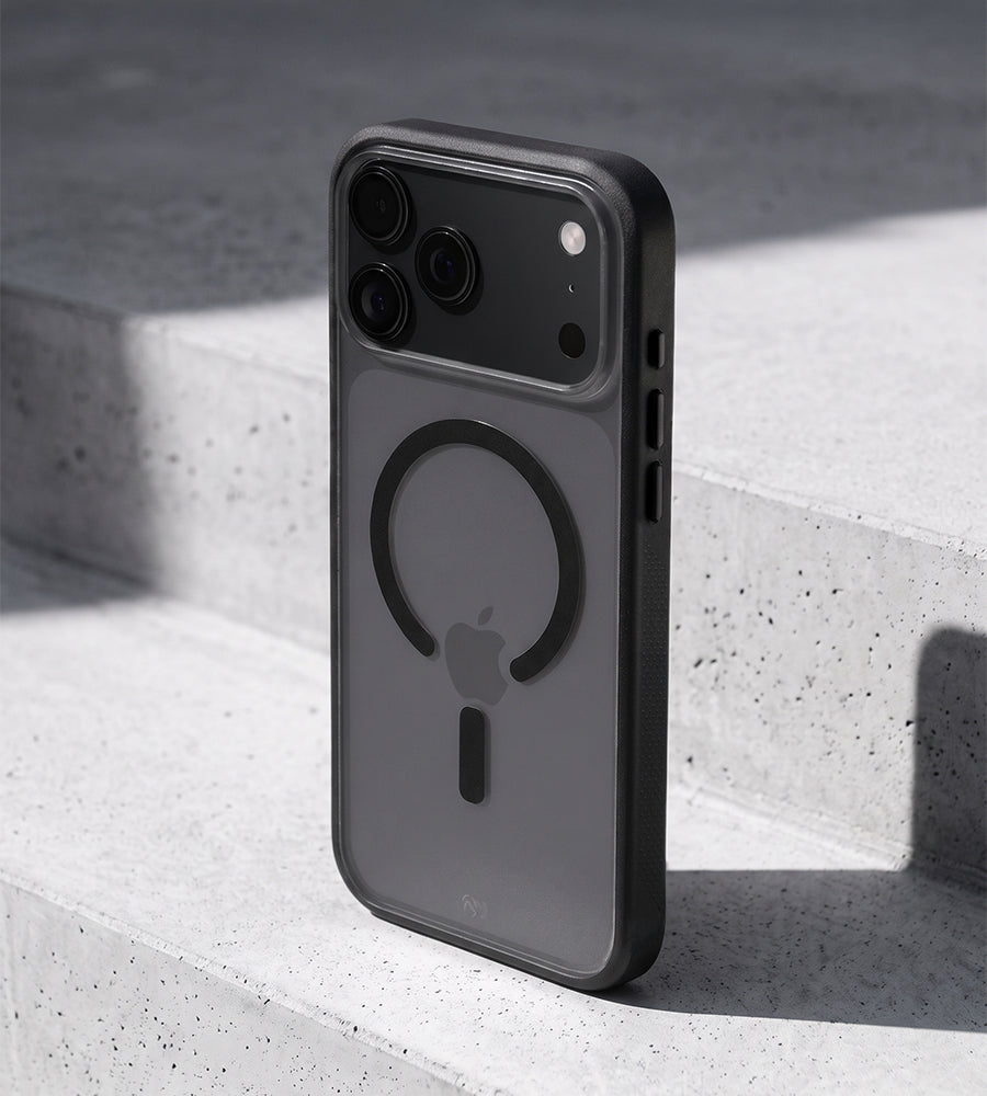 Synthesis Open Slim Case MagSafe iPhone 18 Pro 6.3 in Obsidian - Caudabe