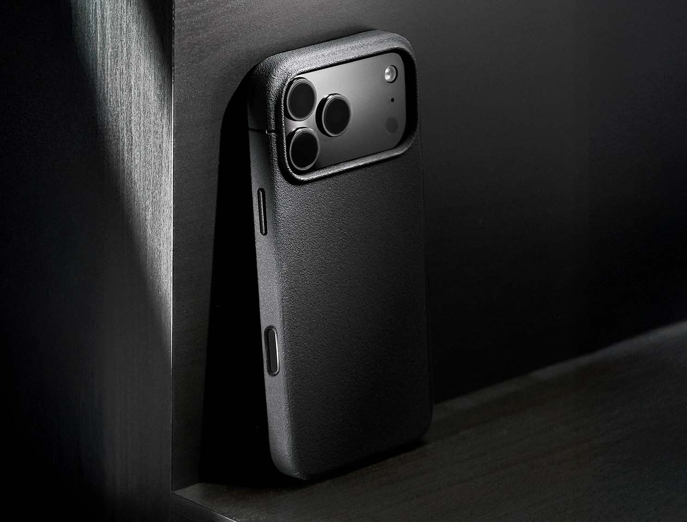 Caudabe Sheath (OPEN) Case MagSafe iPhone 17 Pro 6.3 - Black