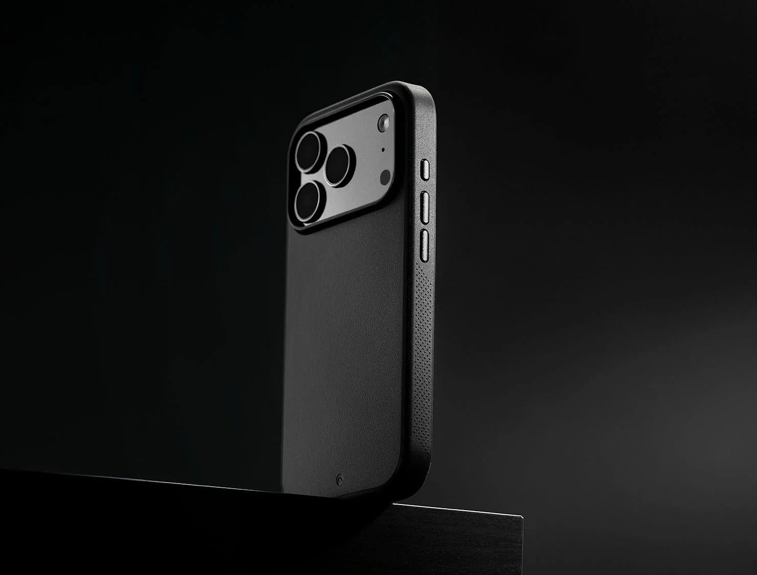 Caudabe Synthesis Slim Protective Case MagSafe iPhone 17 Pro Max 6.9 - Black