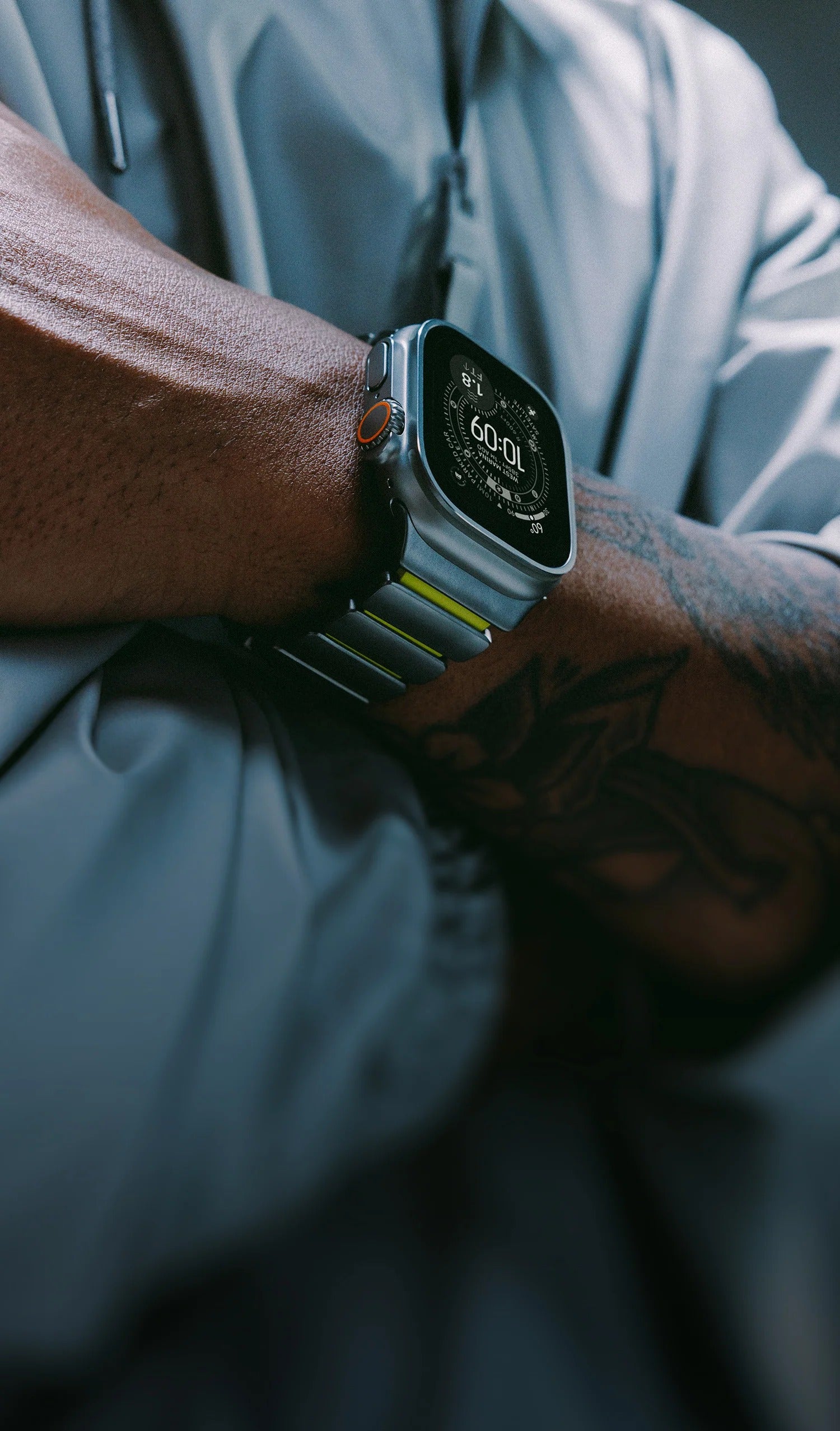 Nomad Stratos Titanium Apple Watch Ultra 1 - 3 / 42-49mm / Series 1-11 & SE - Natural / Volt
