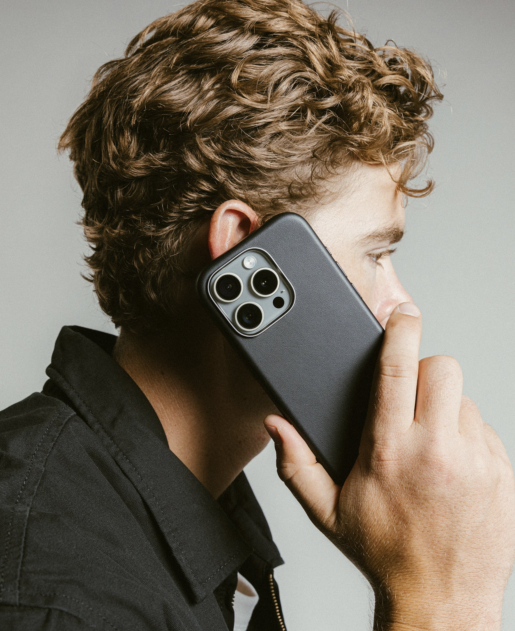 Nomad Traditional Horween Leather Case iPhone 16 Pro 6.3 - Black