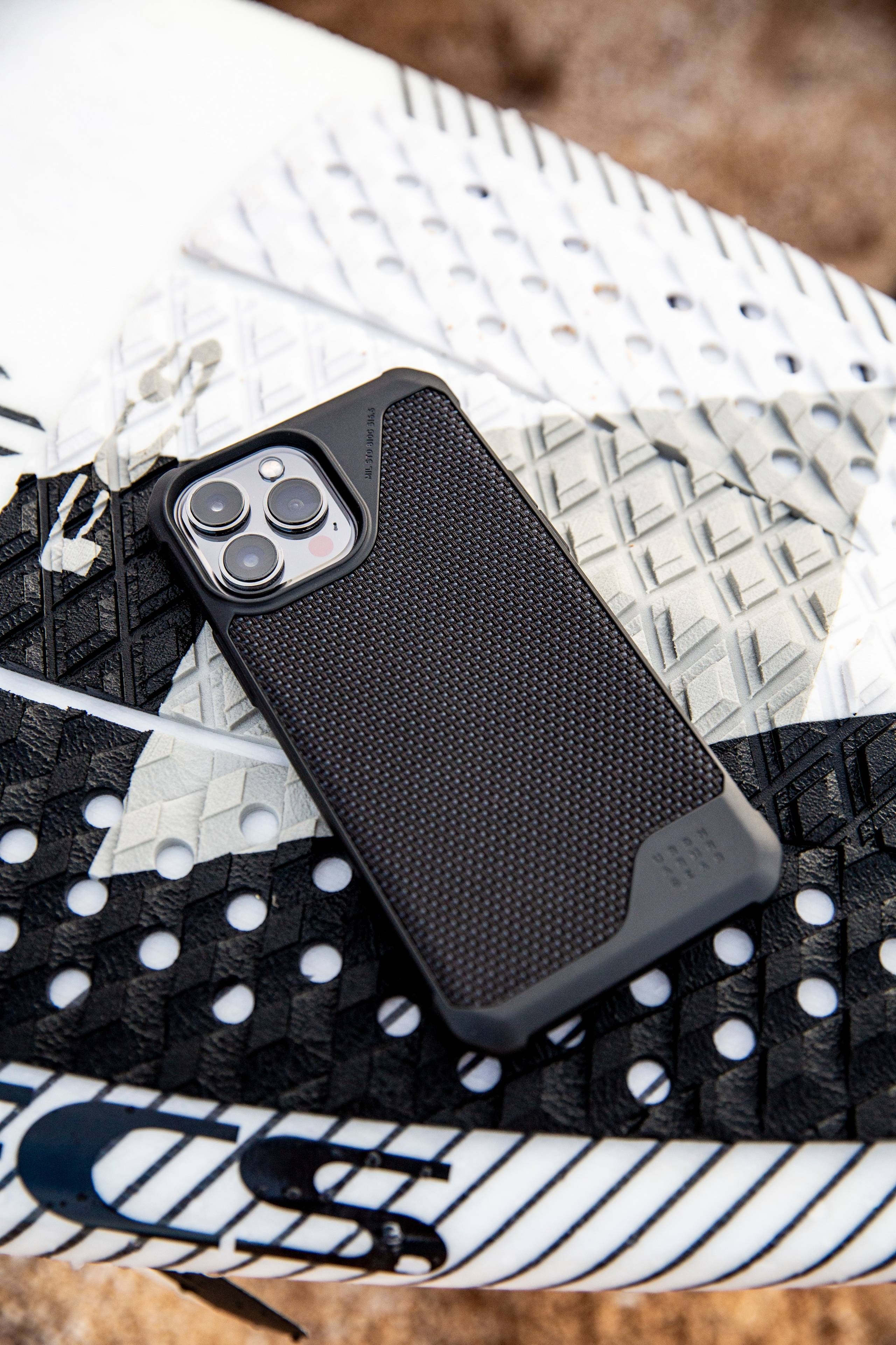 UAG Metropolis LT Rugged Case iPhone 13 Pro Max 6.7 Kevlar Black