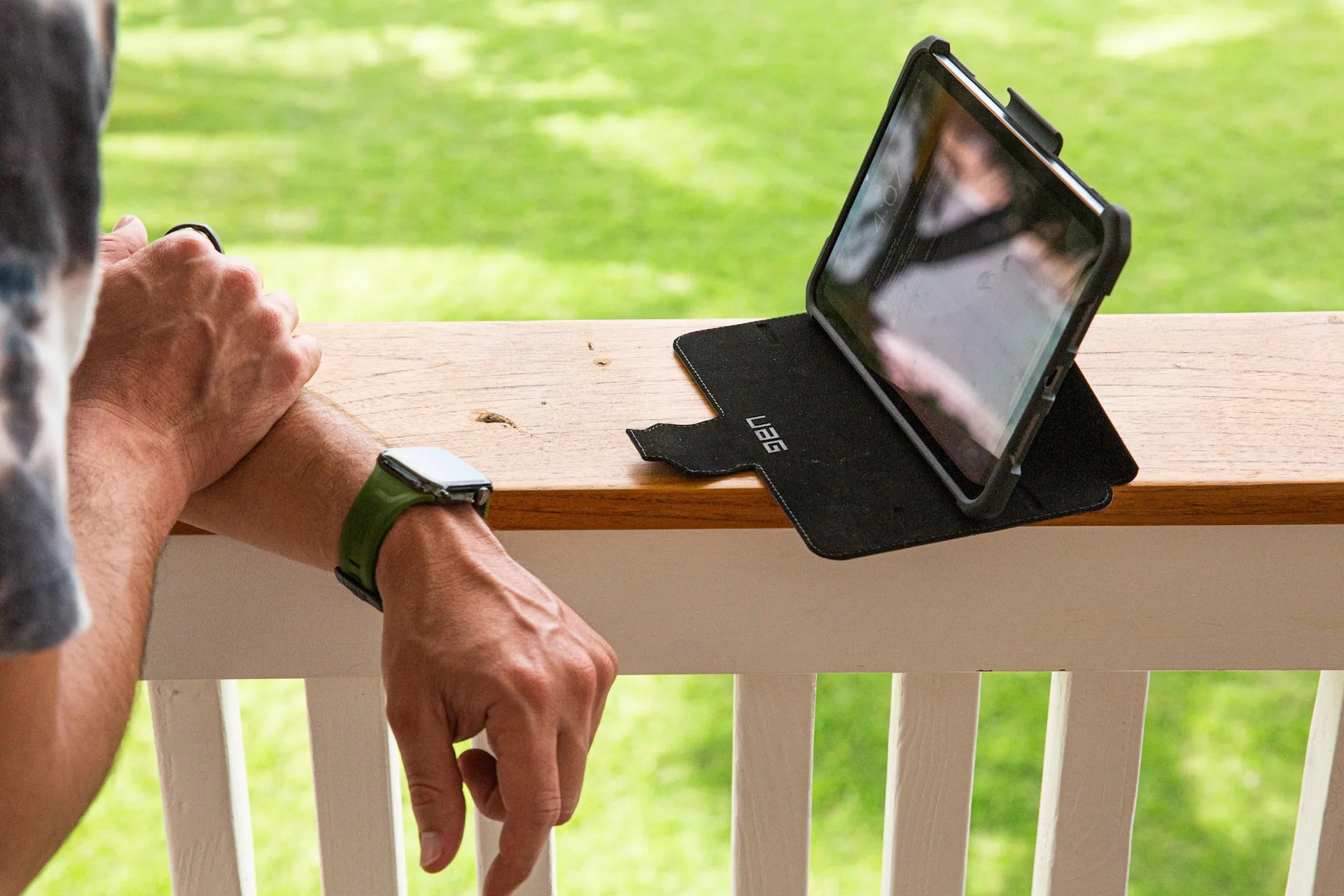 UAG Metropolis SE Rugged Folio Case for iPad Mini 6 / 7 - Black