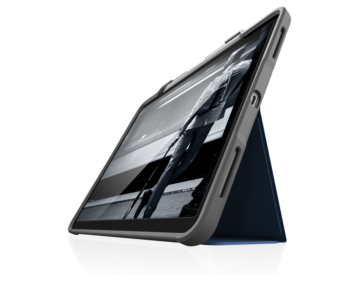 STM Rugged Case Plus iPad Pro 11 1st and 2nd Gen 2018 / 2020 1