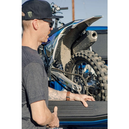 UAG Apple Watch Leather Range Strap 44 / 42mm - Brown 7